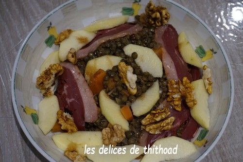 Lentilles tièdes, pommes et magret de canard