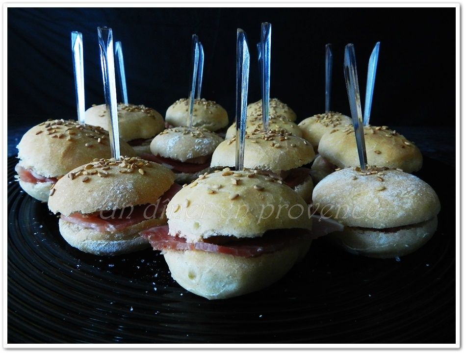 Mini Hamburger Maison Au Foie Gras Et Jambon Cru Un Diner En Provence