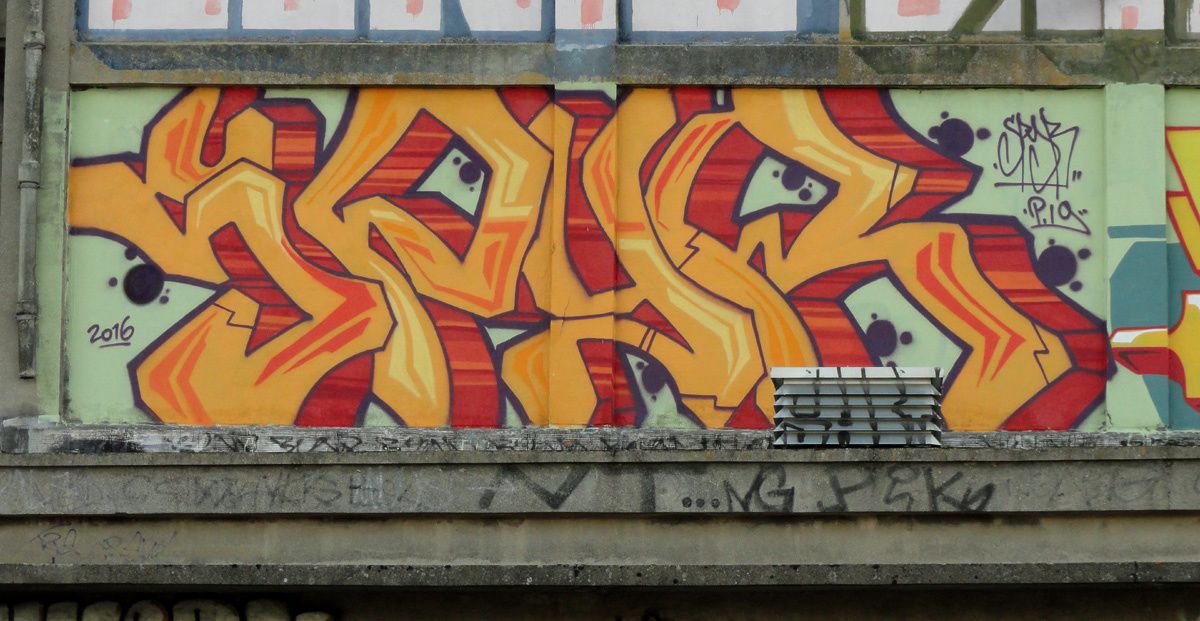 Street Art : Graffitis & Fresques Murales 91521 Ris Orangis