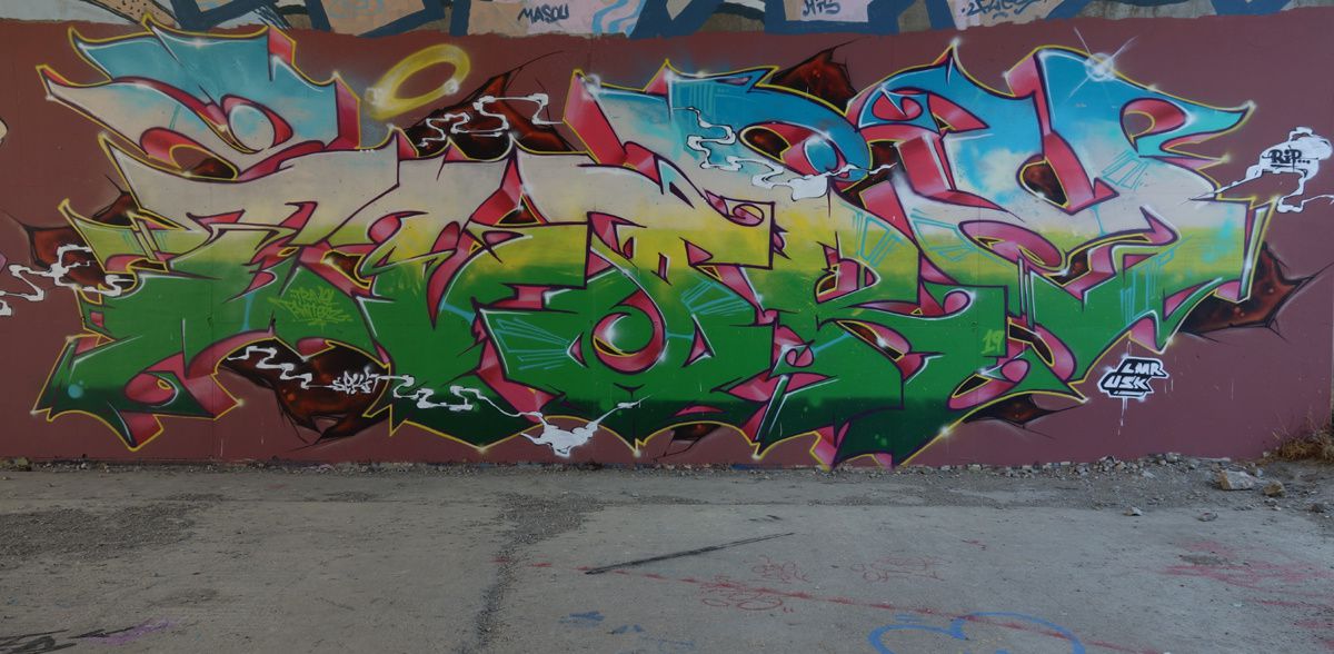 Street Art : Graffitis &amp; Fresques Murales 07316 Soyons