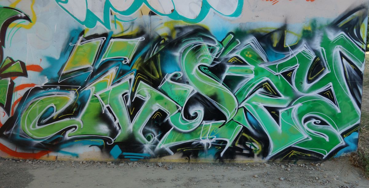 Street Art : Graffitis & Fresques Murales 07316 Soyons