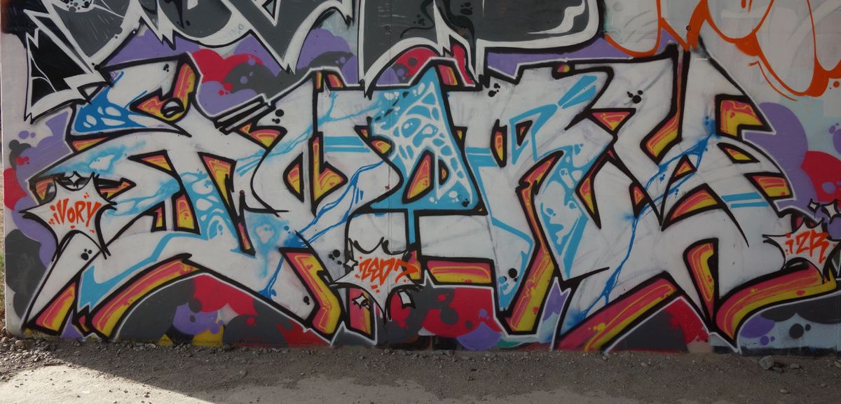 Street Art : Graffitis & Fresques Murales 07316 Soyons