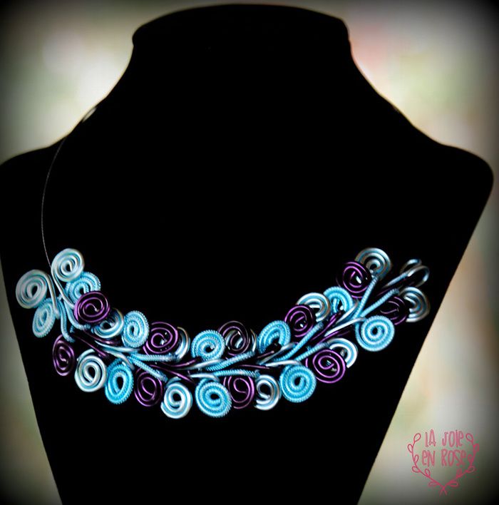 collier bleu la vie en rose collier bleu la vie en rose