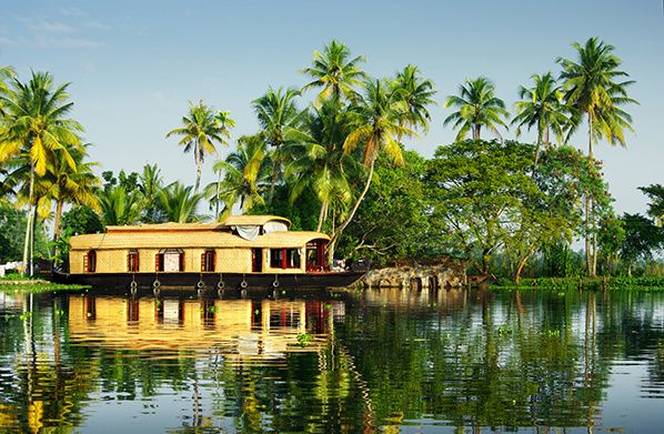 houseboat in the backwaters of Kerala © jool-yan