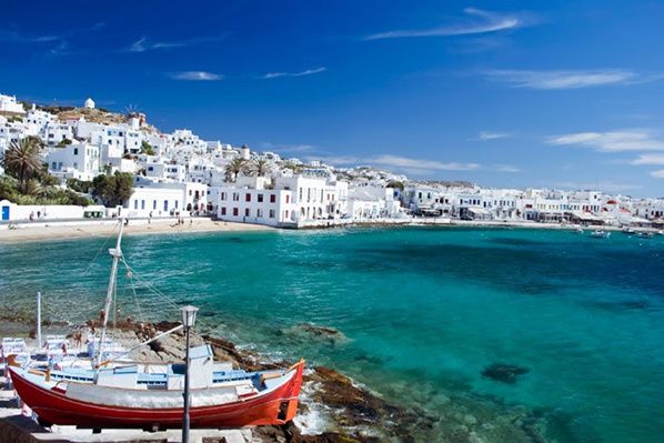 mykonos et ibiza, les nouvelles destinations branchées des jets