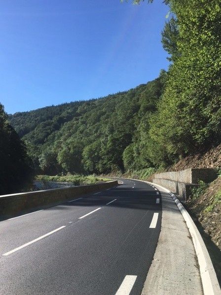 Nouvelle chaussée entre le village de Lacourt et le lieu-dit Kercabanac sur la RD 618. Crédit Photo CD09