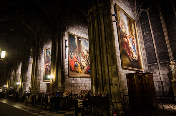 Notre-Dame de Paris – les chapelles latérales éclairées avec les projecteurs LED Ledò de Targetti ©Targetti