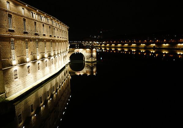 toulouse-garonne-hopital-nuit_lumiere_reflet