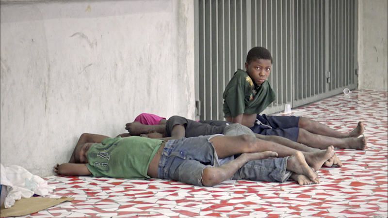 De nombreux mineurs vivent et meurent dans la rue à Haïti : document ce soir sur France Ô. 