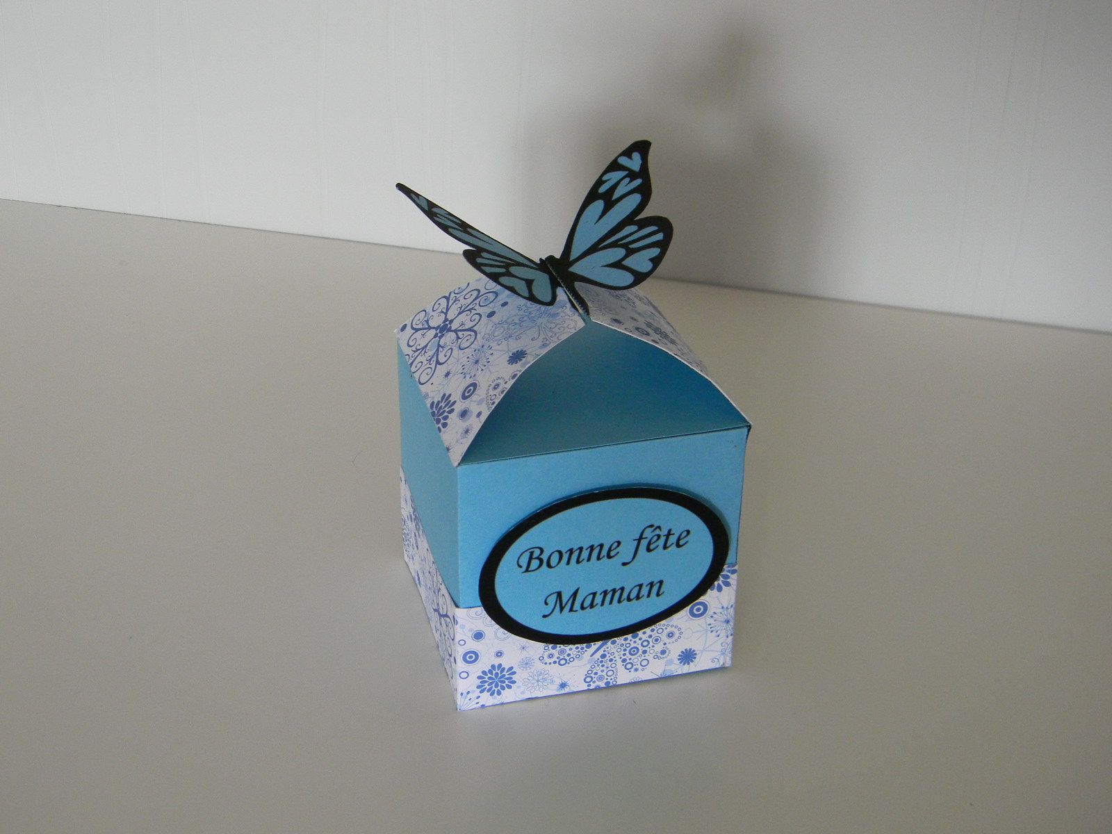 Tuto boîte « papillon » pour fête des mères - Bienvenue chez Crealoutre !