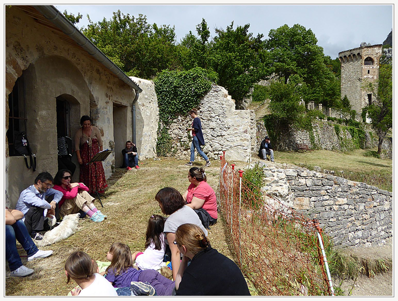 Balade Contée organisée par la médiathèque de Castellane