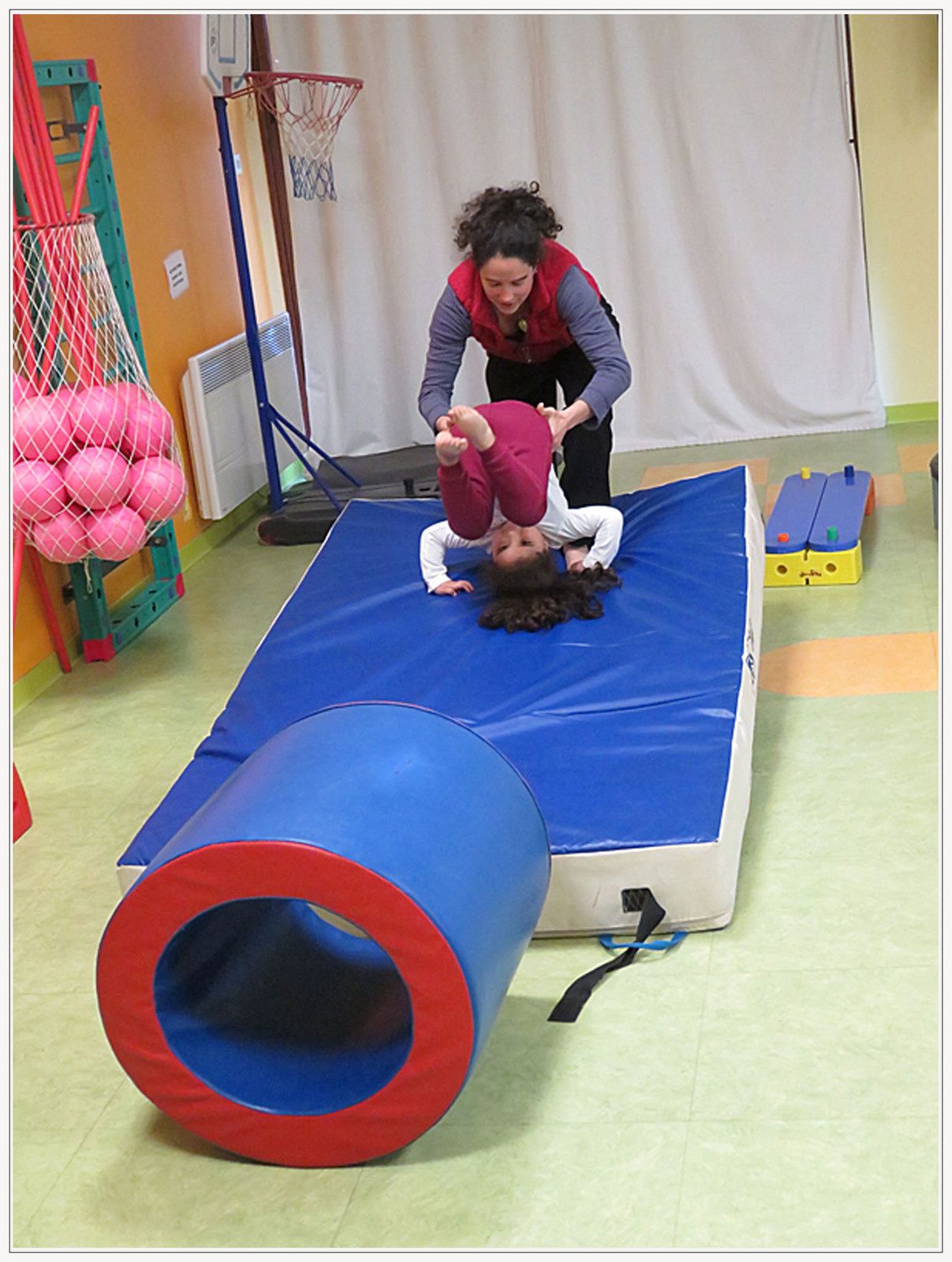 Saint André les Alpes : A la baby gym, les bébés jouent