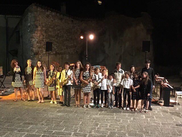 Annot : Ecole de Musique enchante le public à la place du Coulet