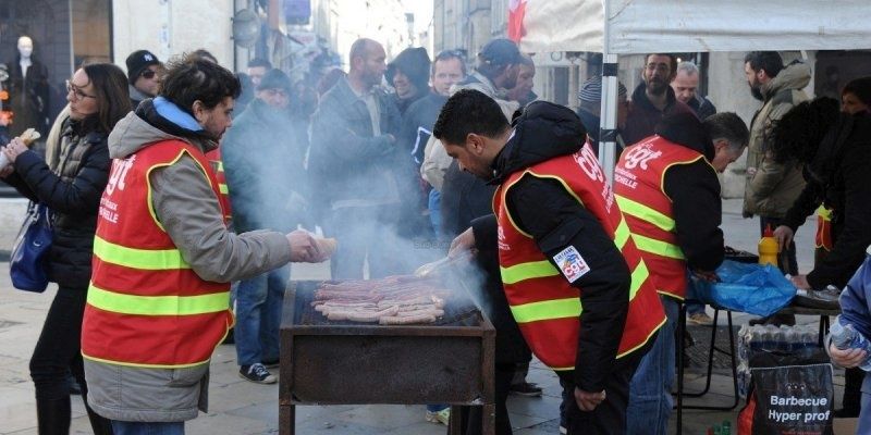 ob_a3543c_ambiance-merguez-et-saucisses-grillees.jpg