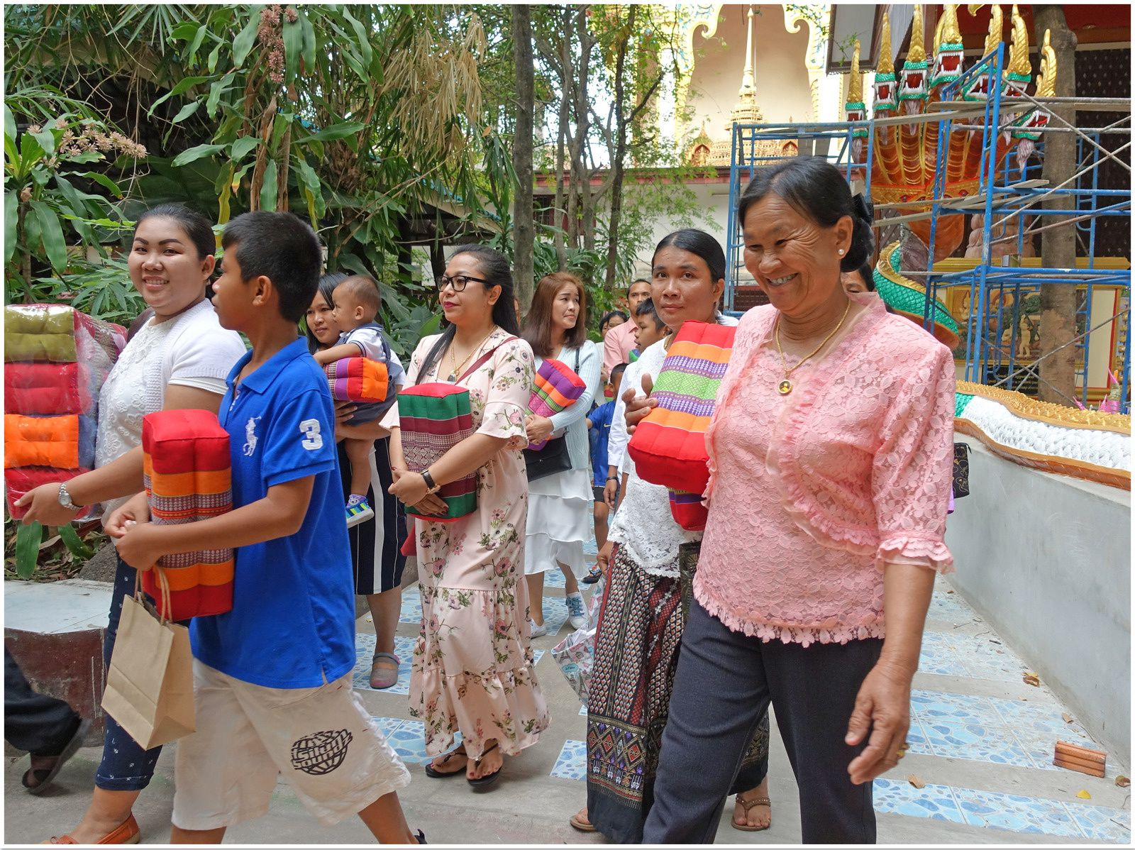 Passage à la vie de moine ( Wat Pho  Khon Kaen, Thaïlande)
