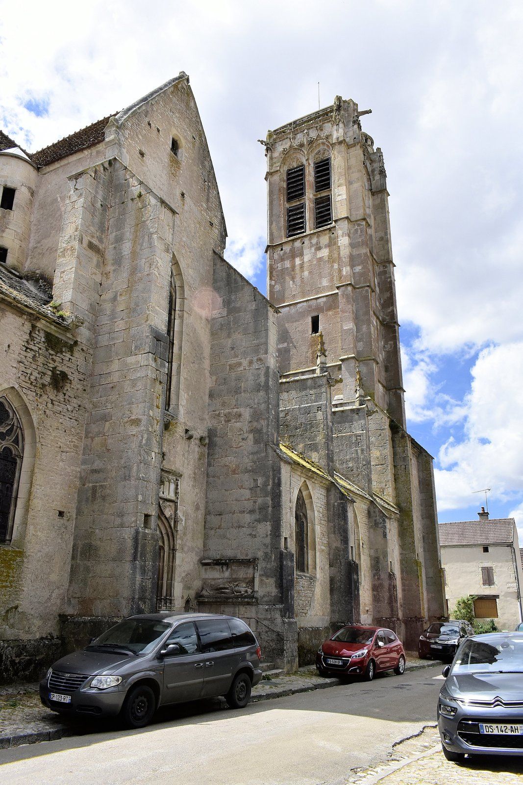 La somptueuse église NotreDame de NoyerssurSerein, classée au titre