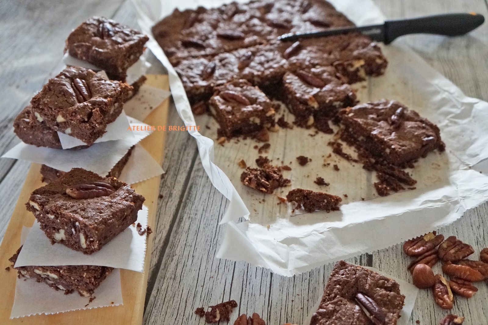 brownie, noix de pécan, chocolat noir, dessert, gourmandise, goûter, pause café, teatime, 