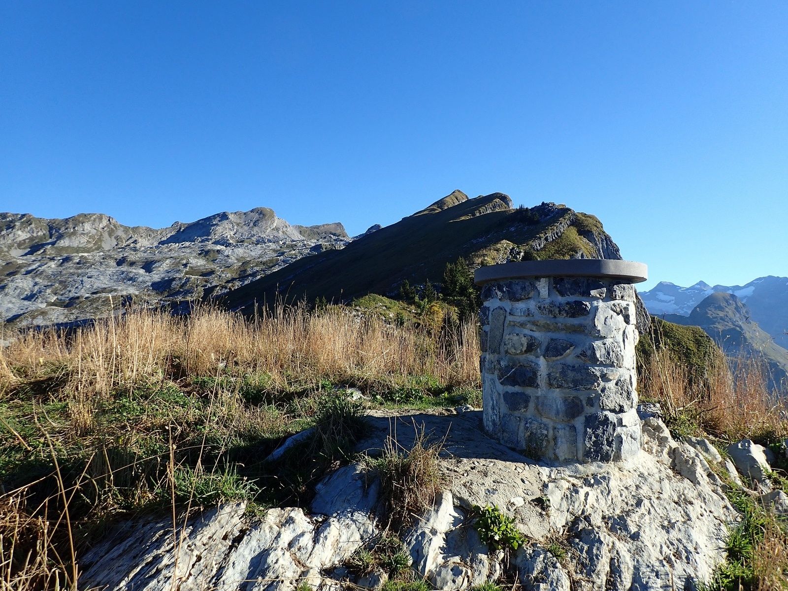 Pointe de l'Ecorchoir: Traversée des arêtes depuis la Dent de Vereu (1/2)