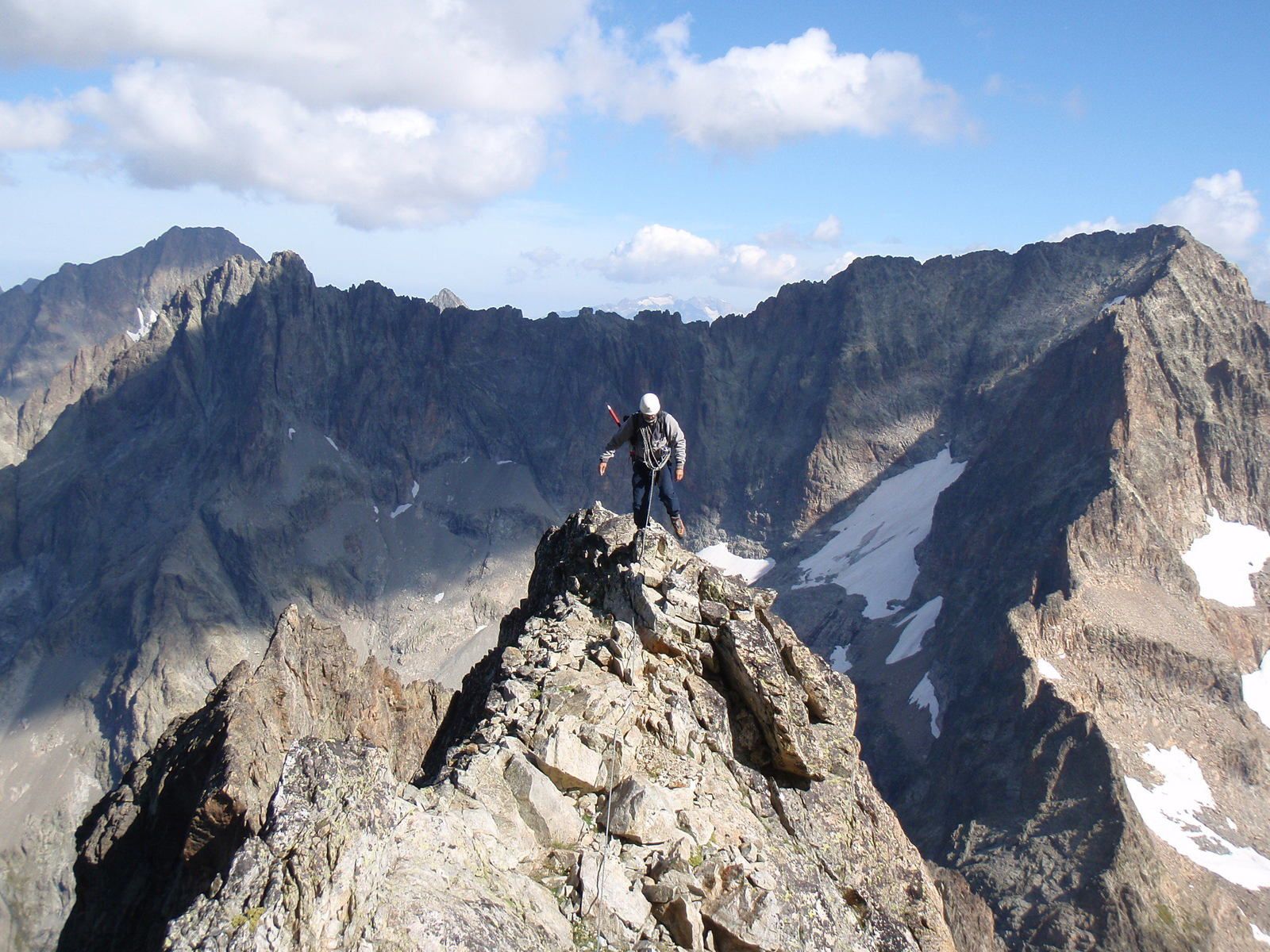 Olan: Arête nord&gt;Descente brèche Escarra 2/2
