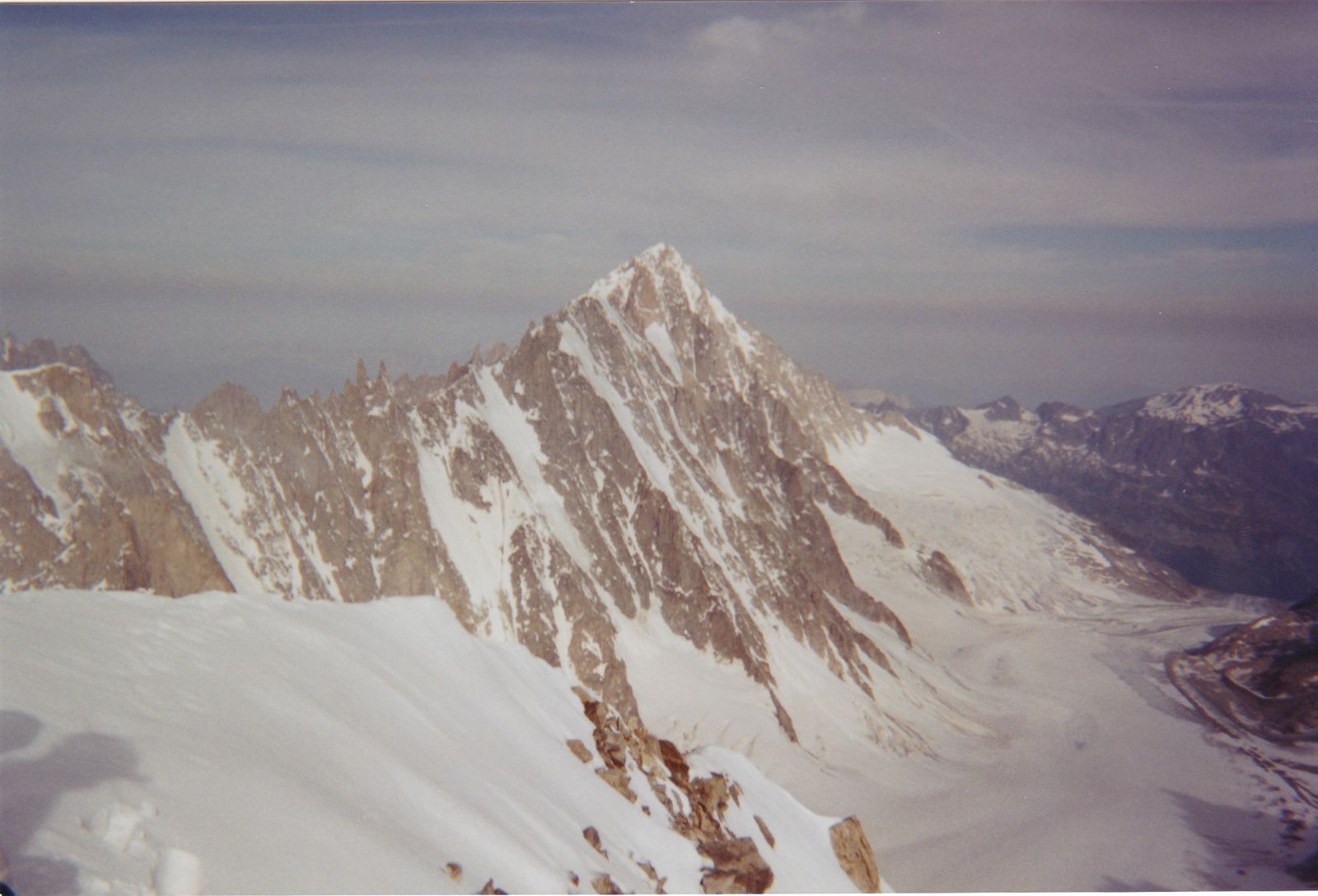 Mont Dolent: Arête Gallet en traversée.