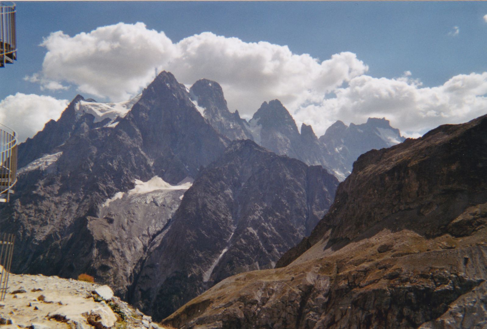 Barre des Ecrins: Petite traversée des Ecrins par l'arête Nord-Est