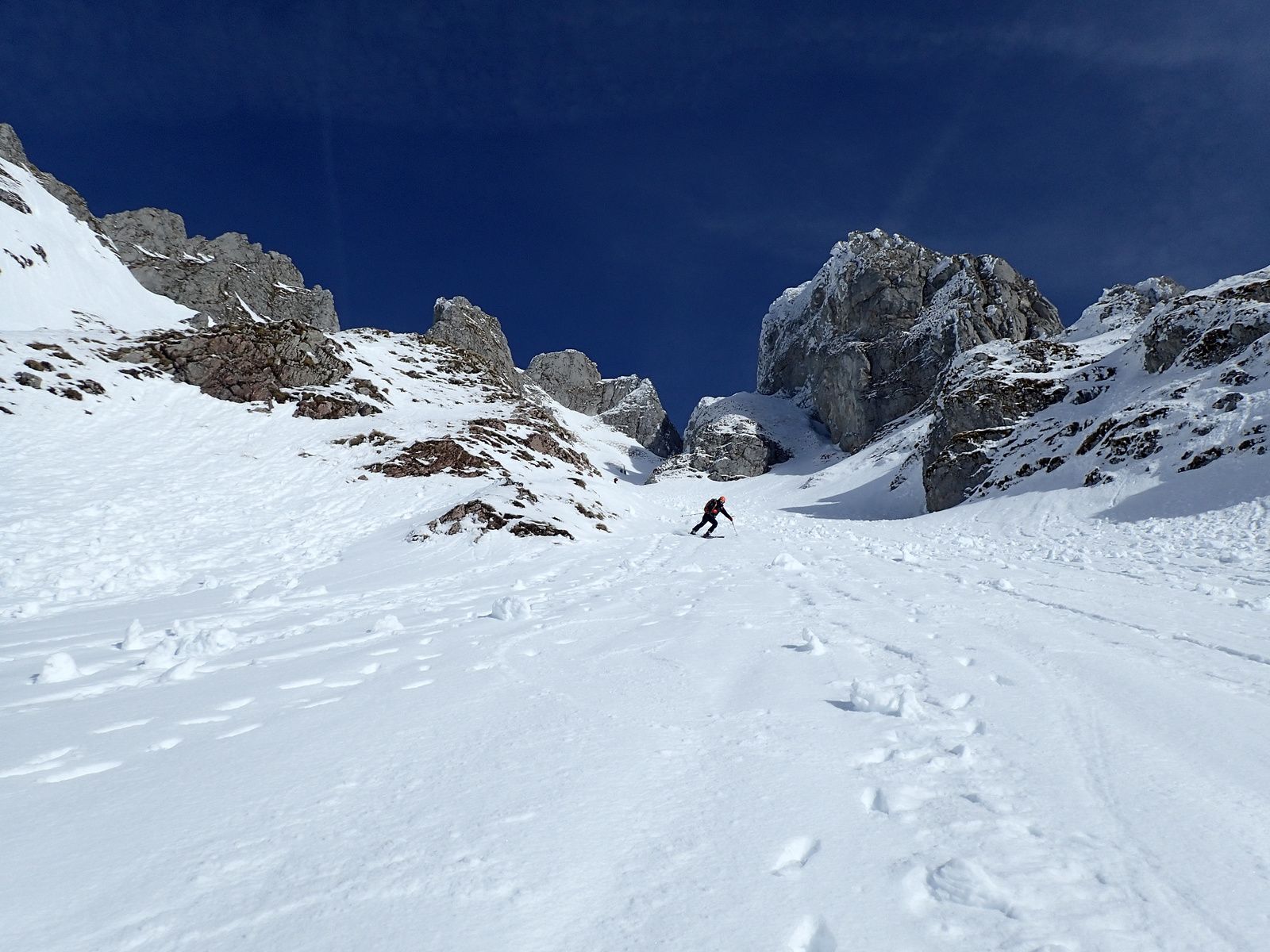 Dent d'Oche: Couloir du Pierrier + Col de Planchamp 2/3