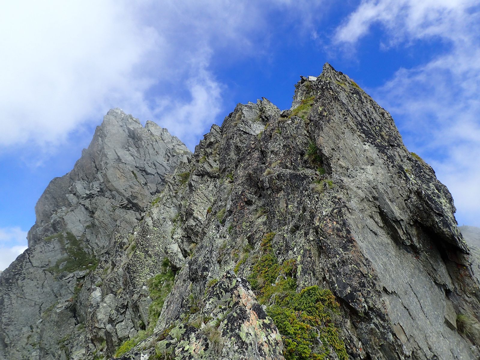 Rocher des Trois Doigts: Traversée des arêtes 2/3