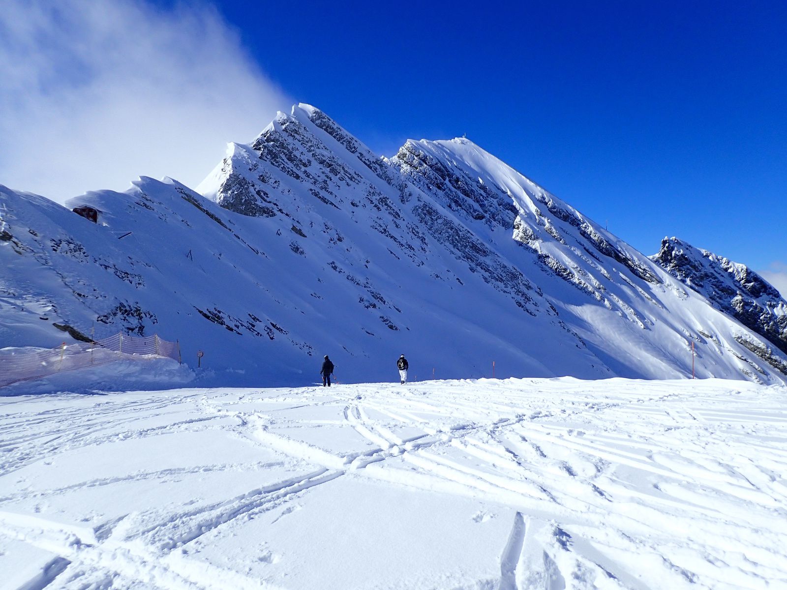 Snowboard et ski à la Clusaz.