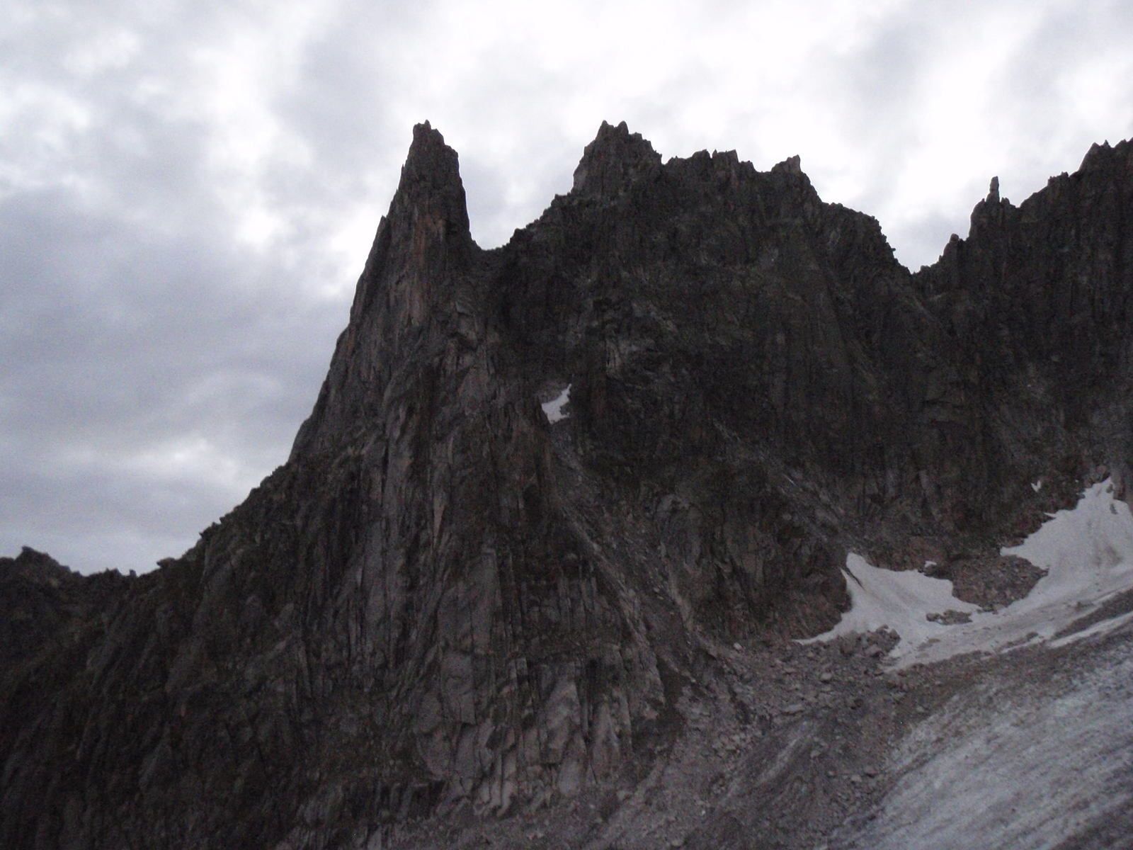 Aiguille de l'M : Arête nord nord-est 1/2