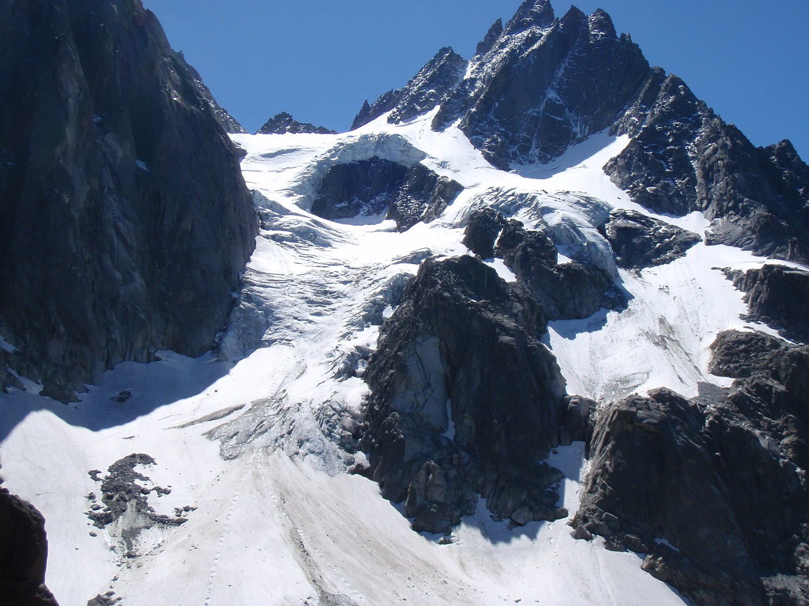 Aiguille de l'M : Arête nord-est 2/2