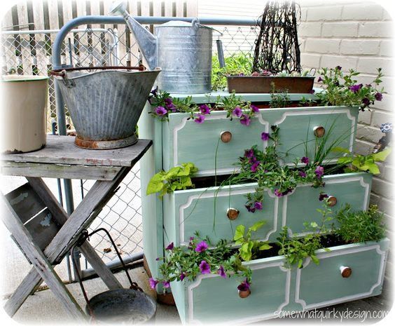 6 Pots de fleurs en objets recyclés