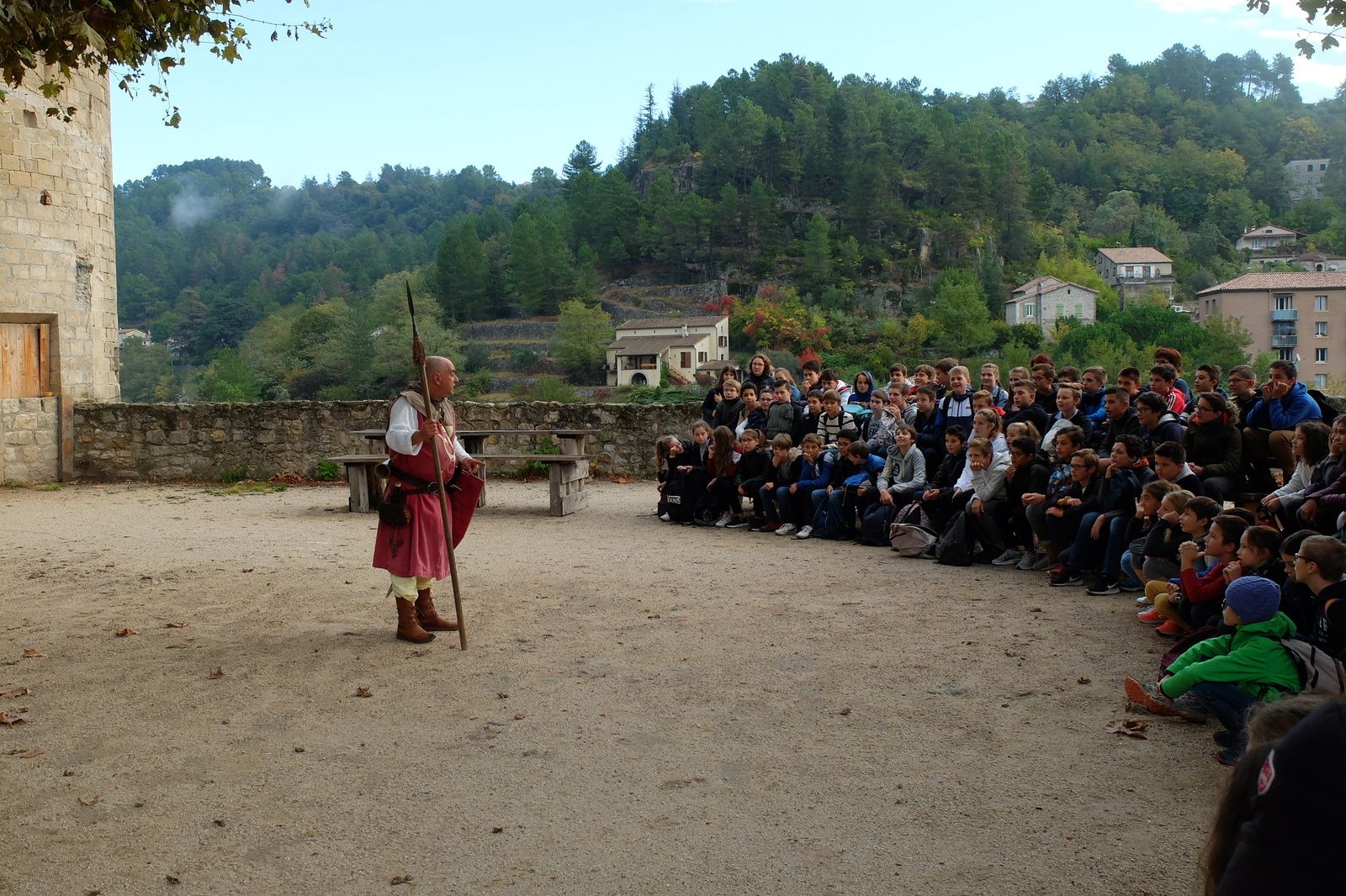 Le Temps des chevaliers : Les Cinquièmes remontent le temps à Largentière