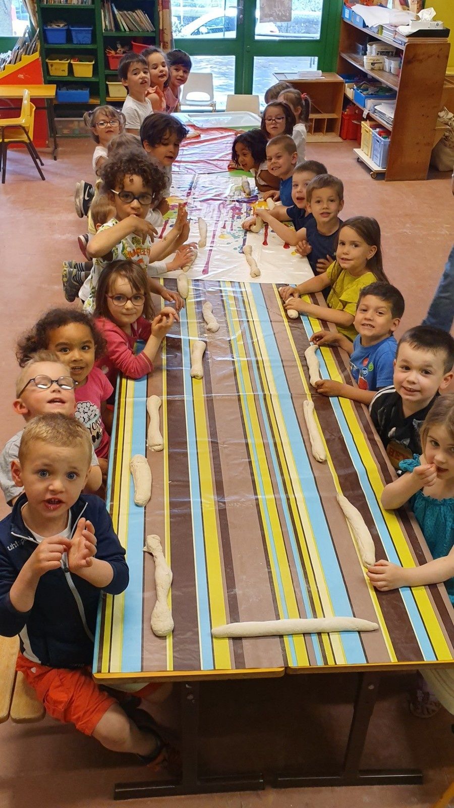 Les boulangers du fournil de l'olive à la maternelle de l'Immaculée