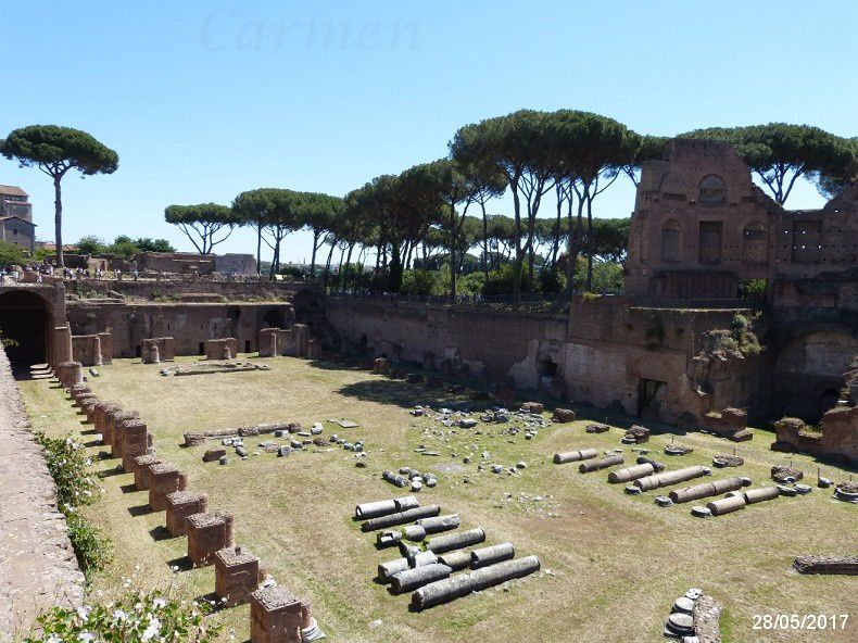 Le stadium du palais impérial de Rome sur le Mont Palatin. Le Mont Palatin est l'une des sept collines de Rome situé à proximité du Forum romain et du Colisée.