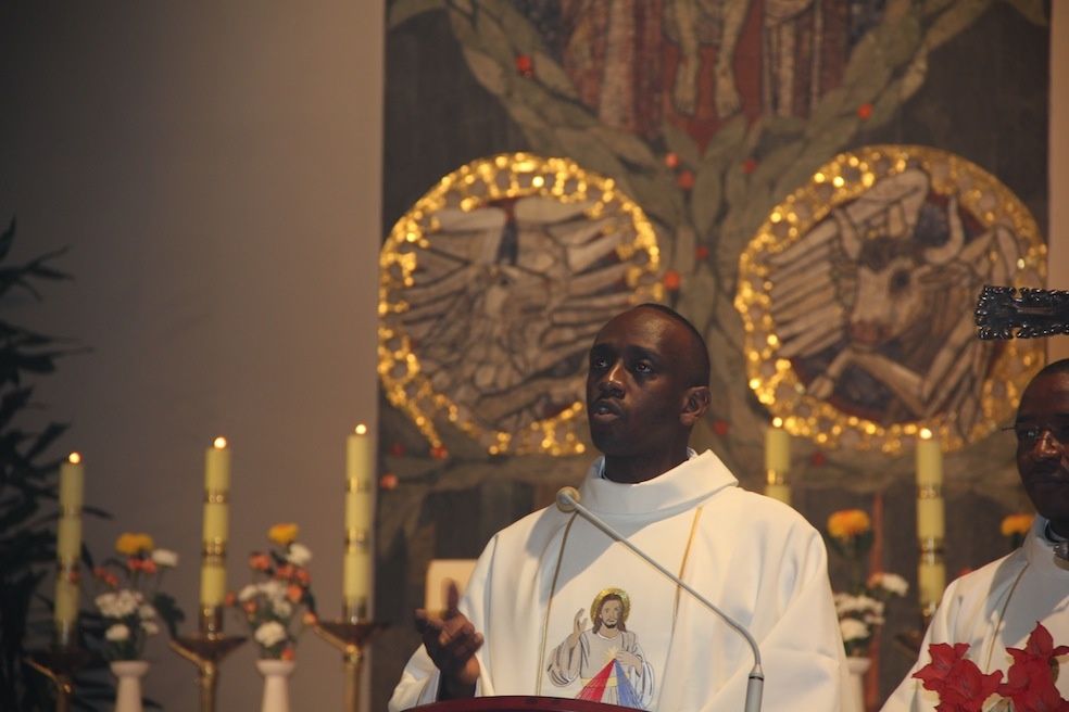 Jean-Claude Kabeza au cours de l'eucharistie d'ordination, samedi 15 octobre 2016