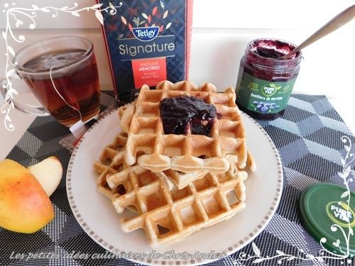 gaufres au sarrasin et à la confiture de myrtilles