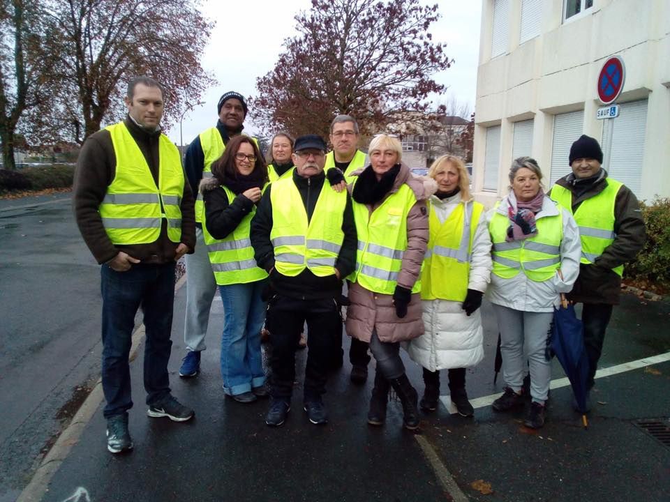 Au trésor public (photos Blocage Vierzon)