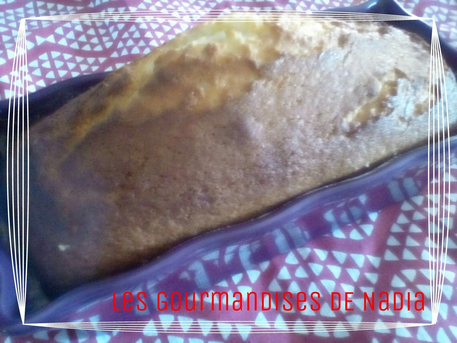 GÂTEAU AU YAOURT NATURE ( AVEC POUDRE D'AMANDES)