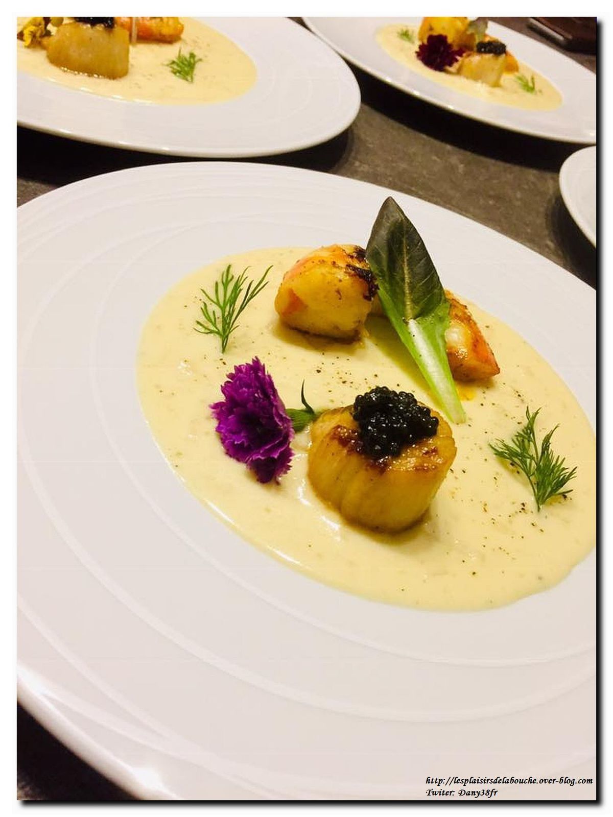 Gambas Et Noix De Saint Jacques Sauce Champagne Citron Caviar Et
