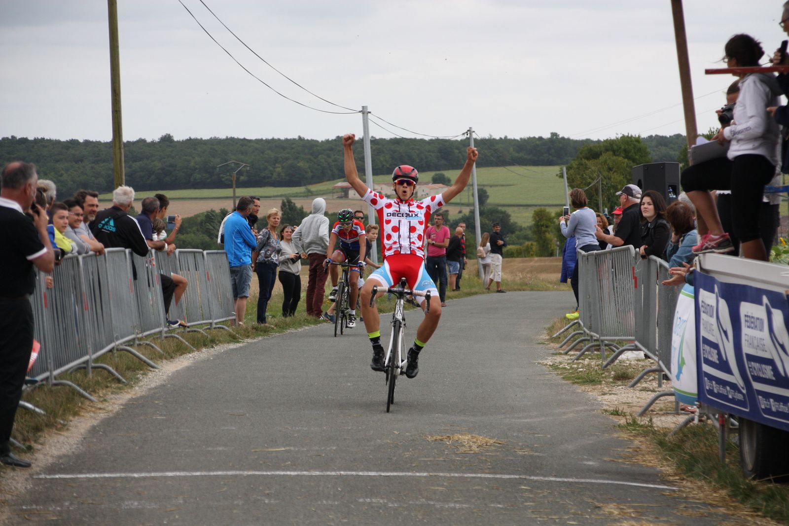 La  victoire  pour  Antonin  CORVAISIER(VC  Charente-Océan)