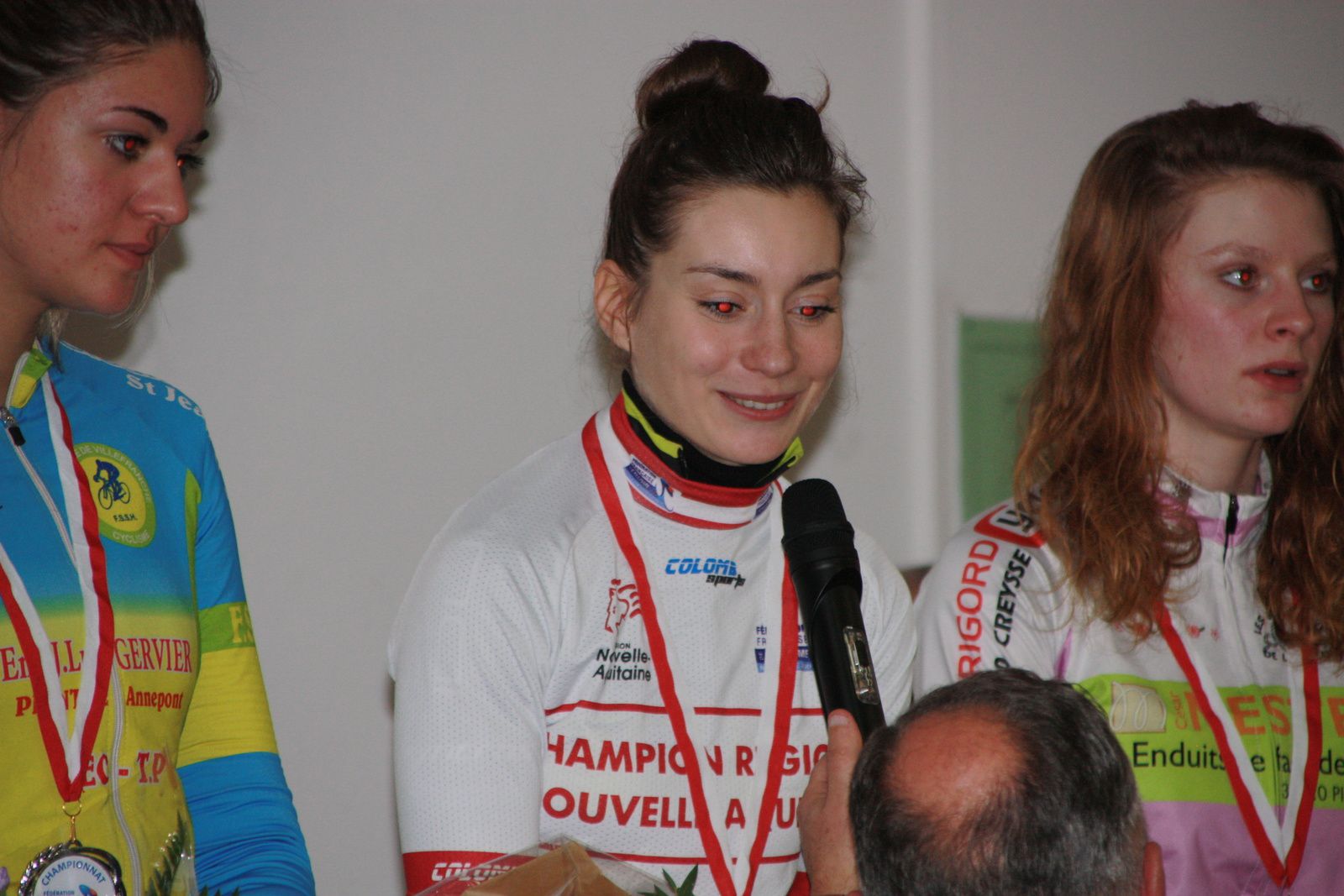 Le  podium  avec Audrey  MENUT et son  maillot de championne régionale