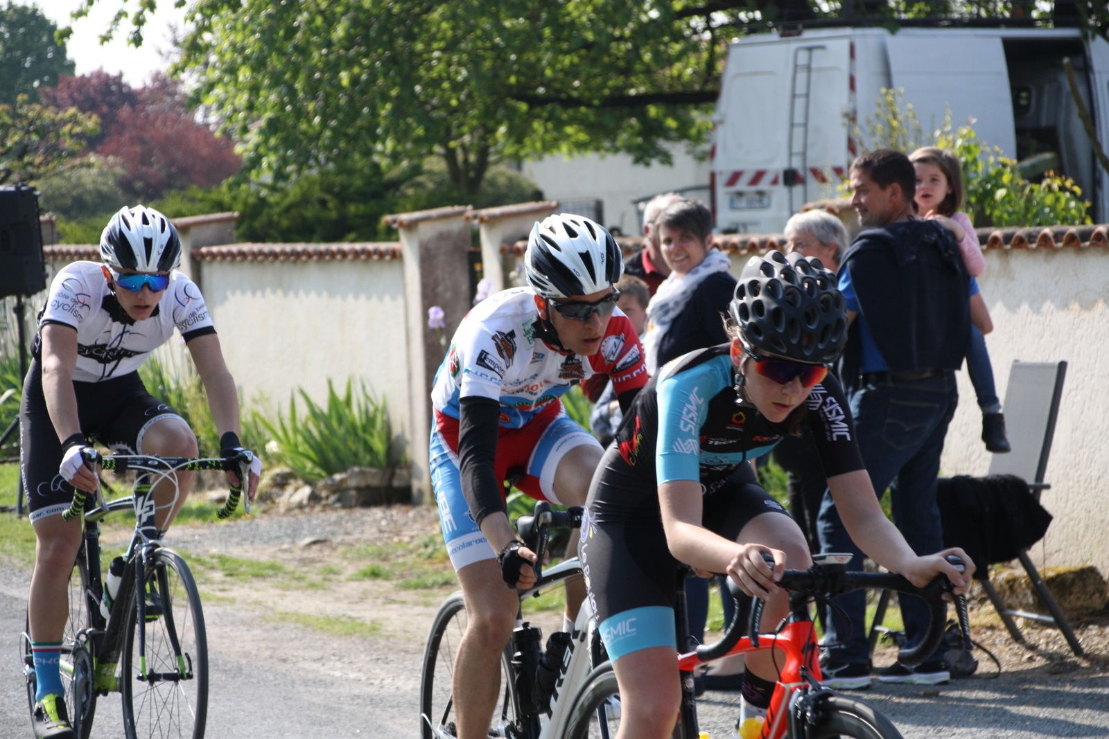 FERNANDEZ et Julien BENOIT tentent une sortie