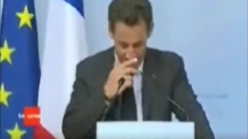 Séquence 1 Sarkozy G8 : micro-démangeaison base narine gauche