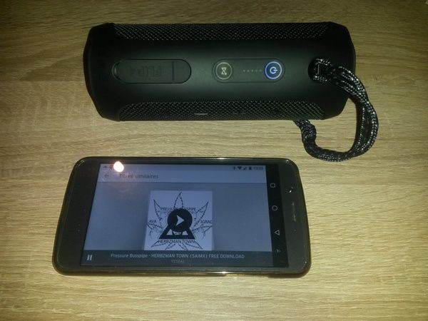 Test : JBL Flip 4 enceinte nomade Bluetooth 2 x 8 Watts - Tests et