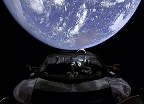 tesla dans l'espace