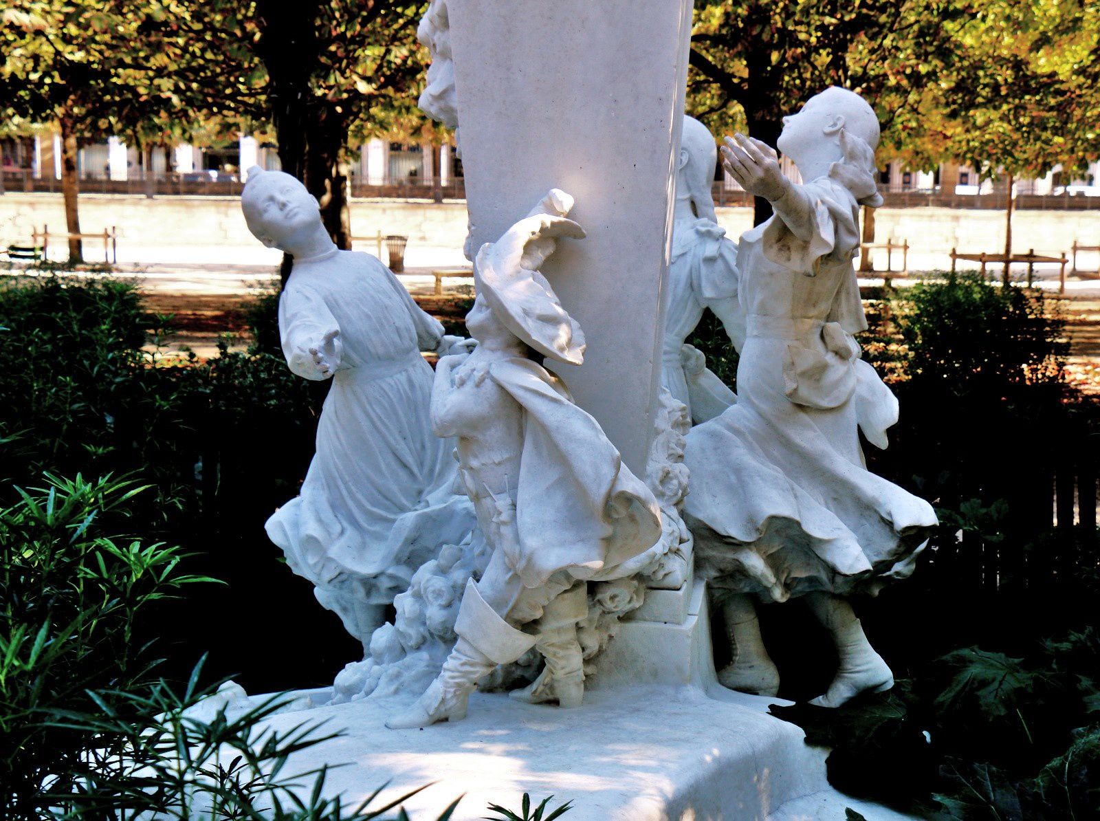 PECH Gabriel Edouard Baptiste, monument Charles Perrault
