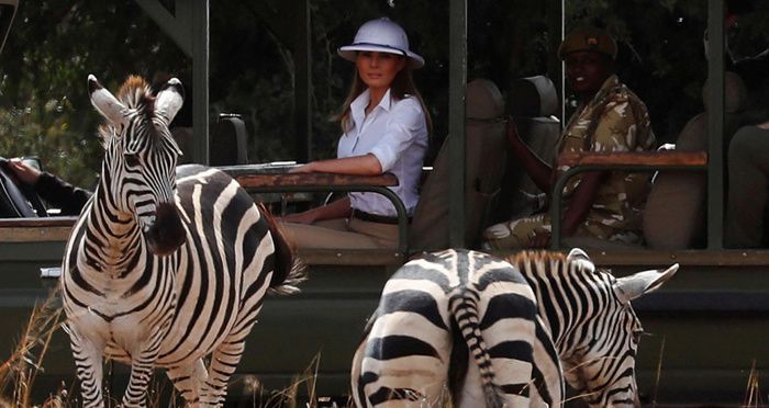 Au Kenya, Melania Trump se coiffe d’un casque colonial
