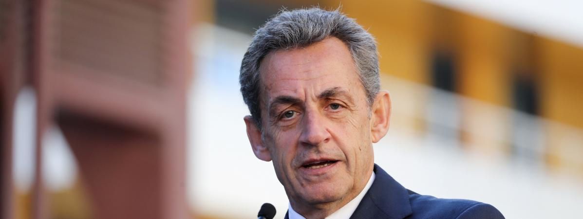 Nicolas Sarkozy, lors d'un discours à Nice (Alpes-Maritimes), le 16 novembre 2018. (VALERY HACHE / AFP)