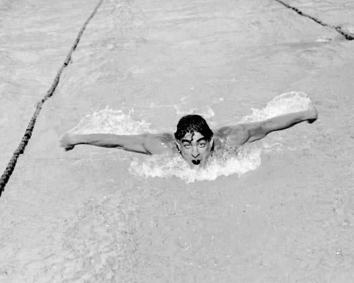 Photo prise en 1946 d'Alfred Nakache (1915-83), champion français de natation. Photo AFP