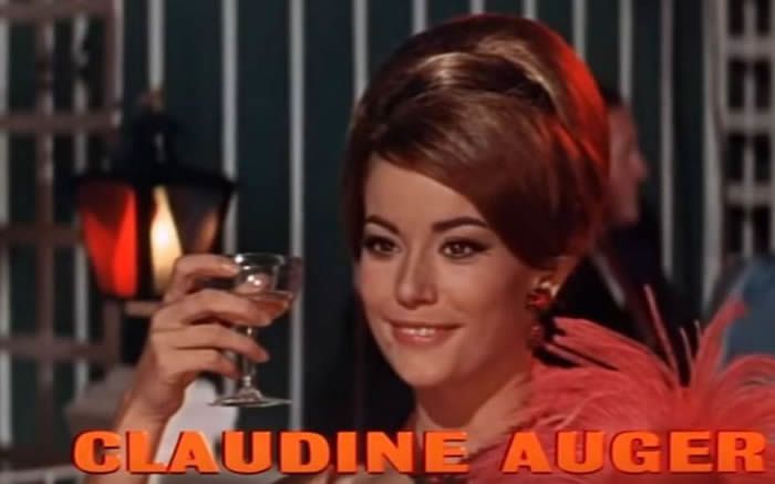 Claudine Auger a connu une carrière relativement discrète après ce rôle. (Capture d’écran) MGM/United Artists